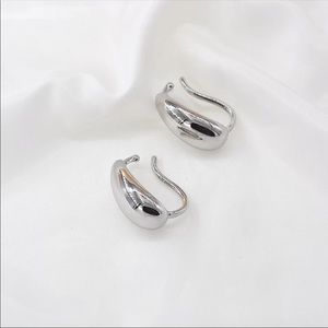 Silver Tone Ear Clips Drop Shape Jewelry Earrings